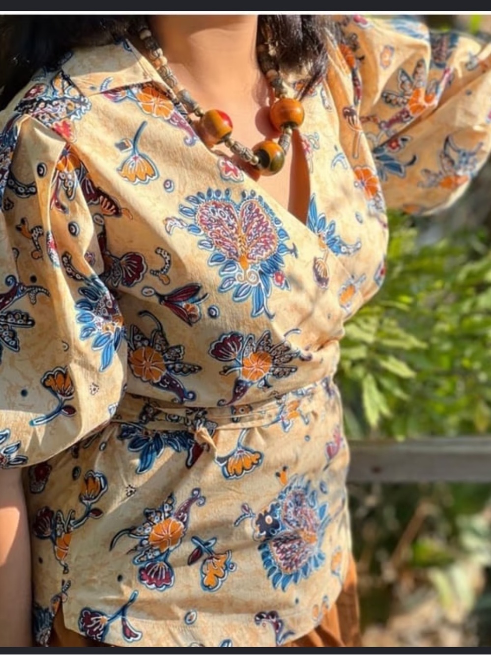 Elie Tahari floral print balloon sleeve wrap blouse with tie Size Small